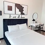 Luxury Delasol Studio- Free Infinity Pool- Near District 1- T-Housing