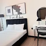 Luxury Delasol Studio- Free Infinity Pool- Near District 1- T-Housing