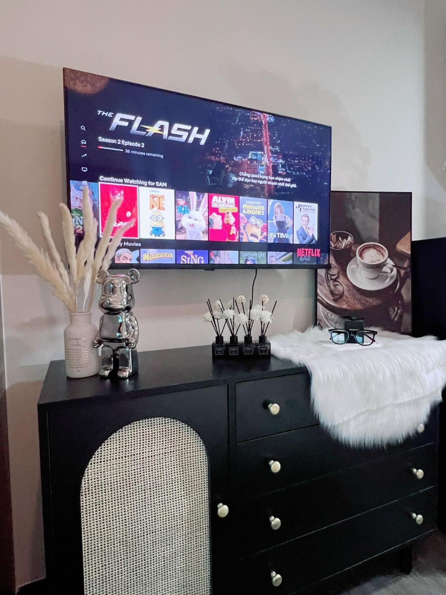 Luxury Delasol Studio- Free Infinity Pool- Near District 1- T-housing Căn hộ *
