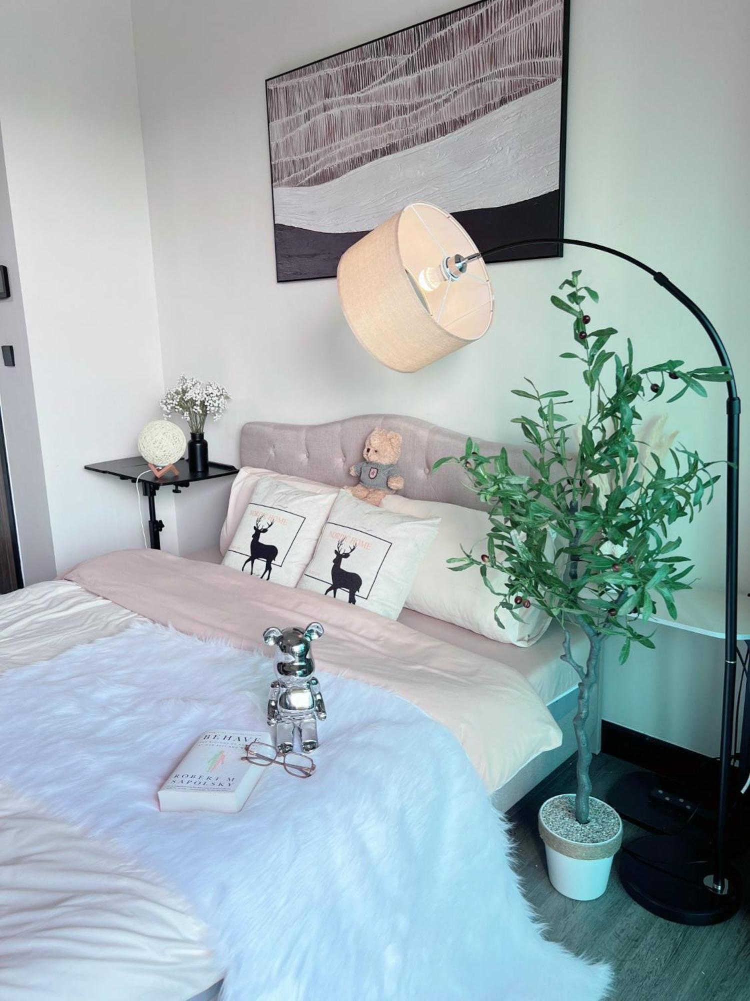 Luxury Delasol Studio- Free Infinity Pool- Near District 1- T-housing *
