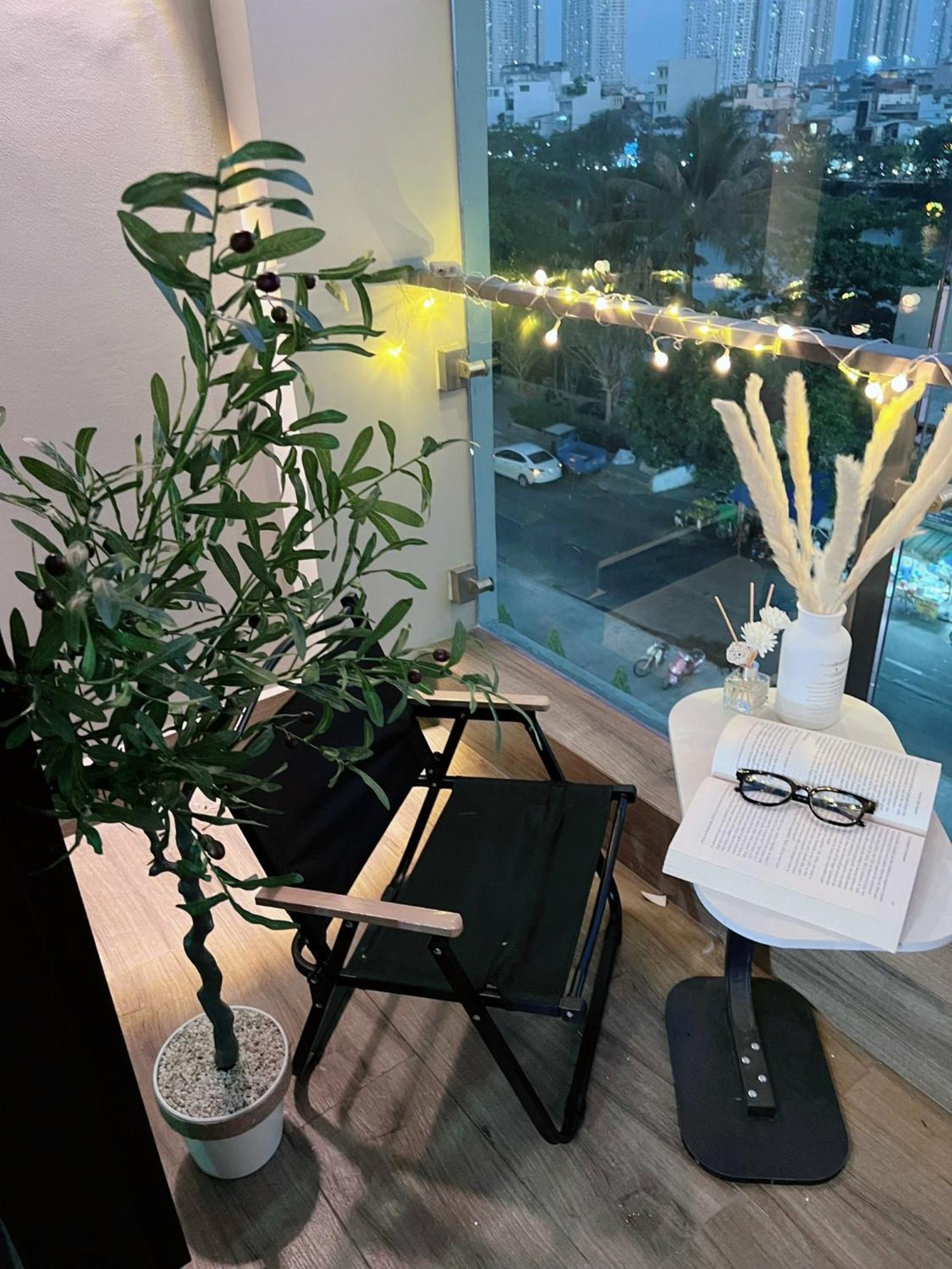 Căn hộ Luxury Delasol Studio- Free Infinity Pool- Near District 1- T-housing *