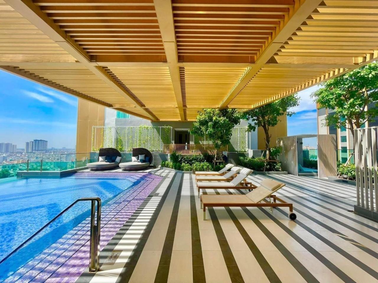 Luxury Delasol Studio- Free Infinity Pool- Near District 1- T-housing TP. Hồ Chí Minh