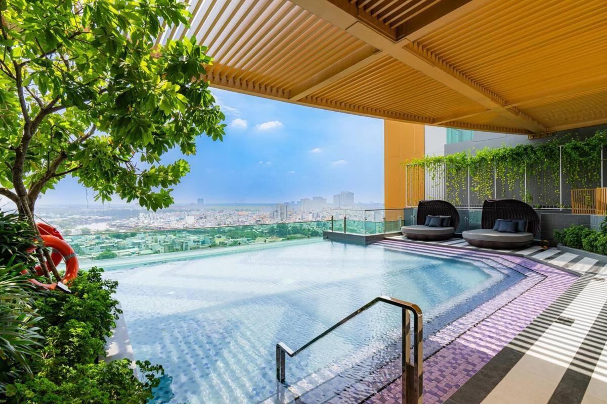 Căn hộ Luxury Delasol Studio- Free Infinity Pool- Near District 1- T-housing *