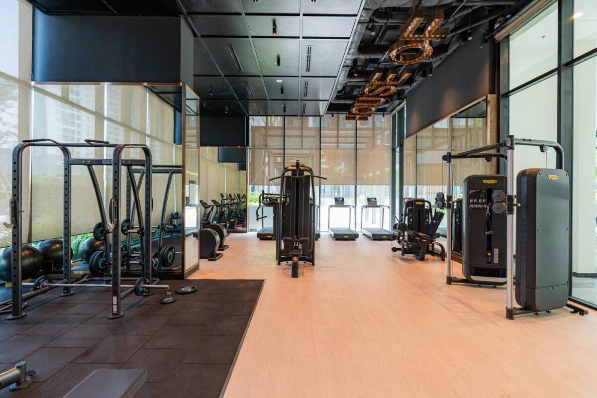 Luxury Delasol Studio- Free Infinity Pool- Near District 1- T-housing TP. Hồ Chí Minh