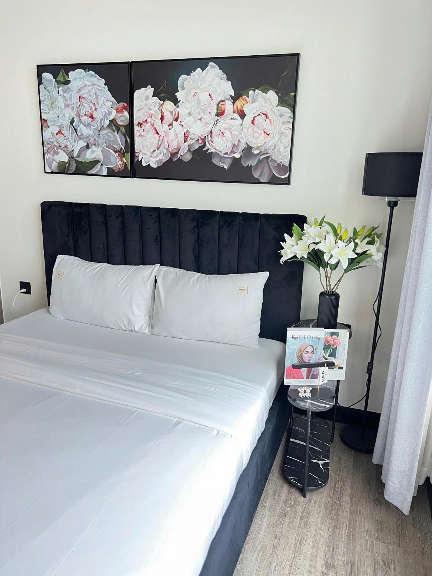 Luxury Delasol Studio- Free Infinity Pool- Near District 1- T-housing Căn hộ TP. Hồ Chí Minh