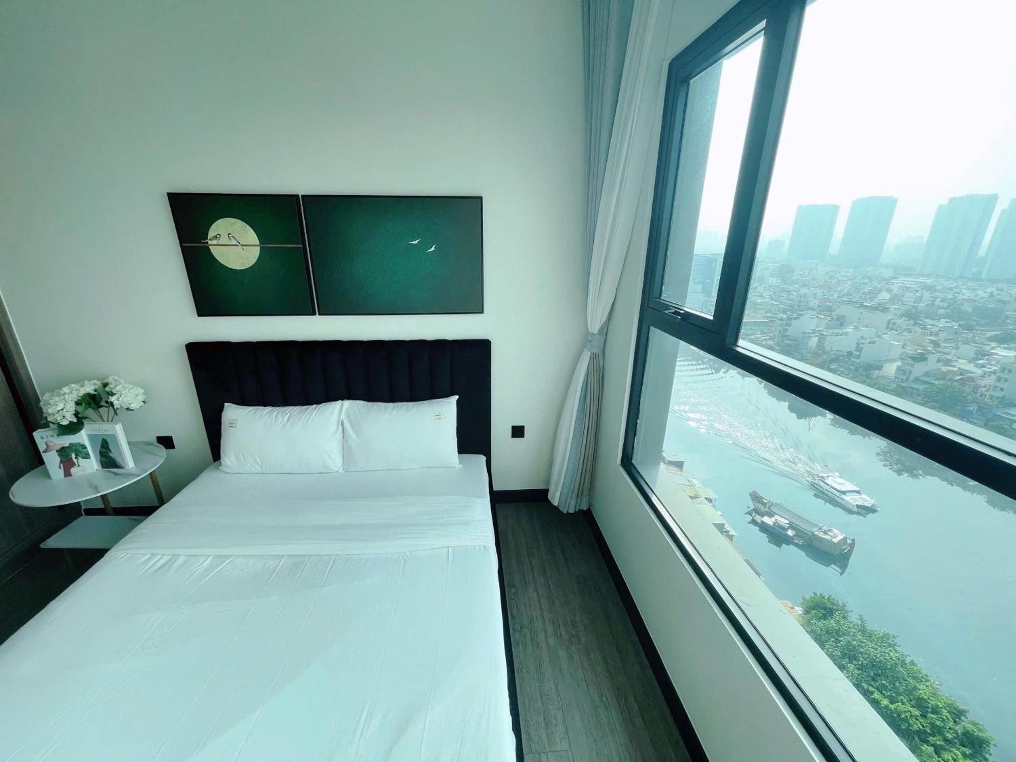 Luxury Delasol Studio- Free Infinity Pool- Near District 1- T-housing * TP. Hồ Chí Minh