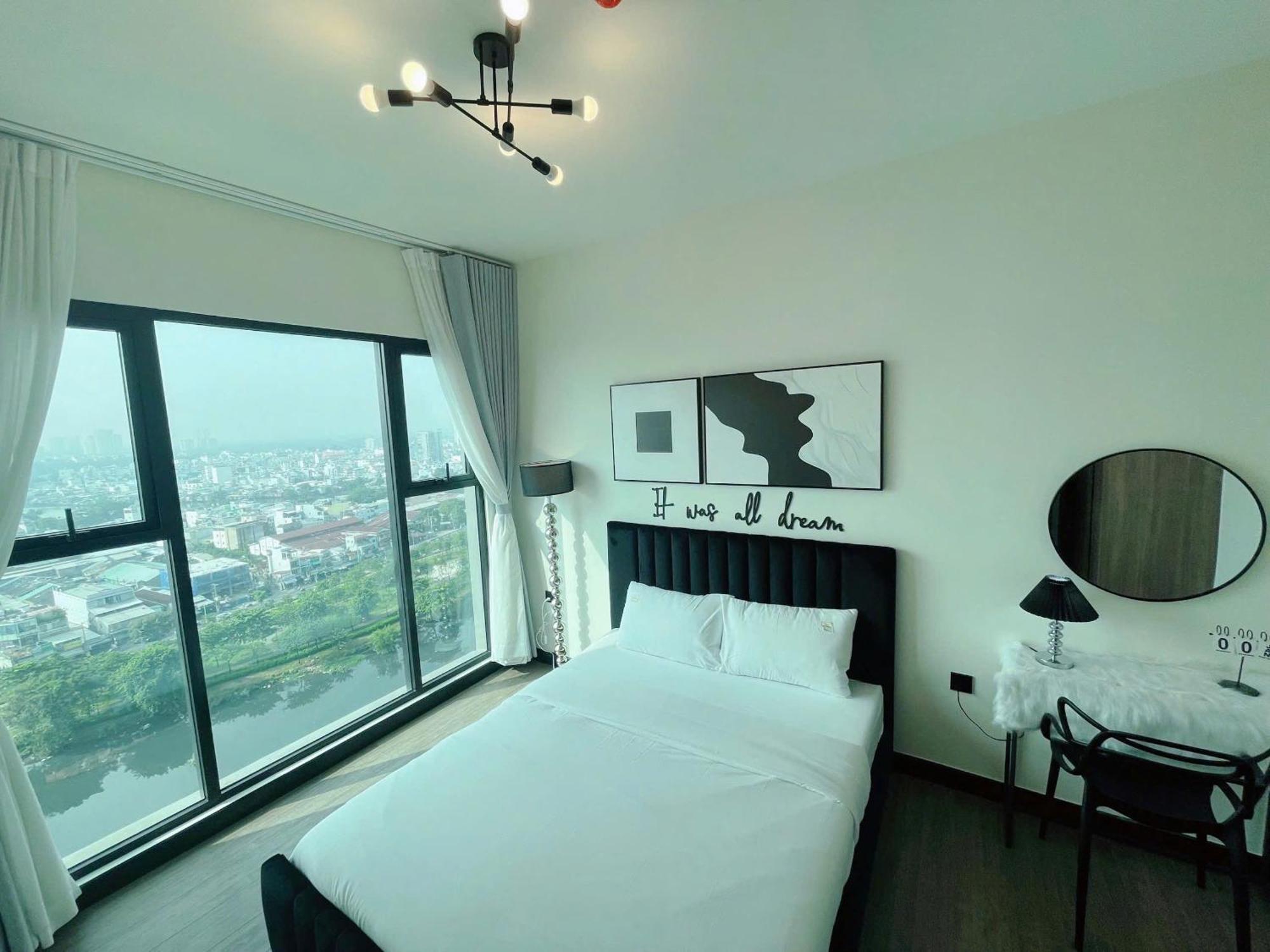 Căn hộ Luxury Delasol Studio- Free Infinity Pool- Near District 1- T-housing